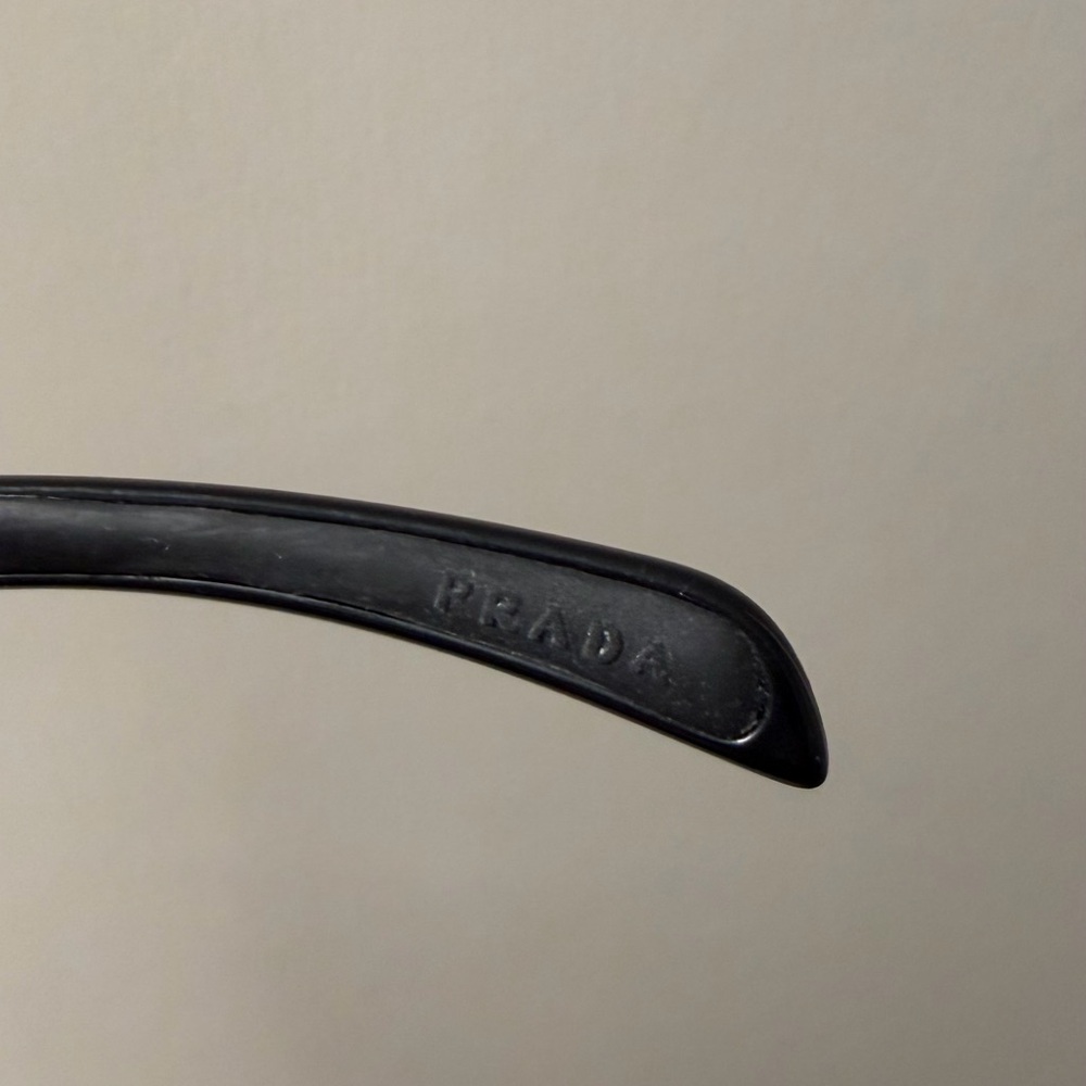 Prada sunglasses - Picture 4 of 5